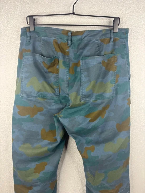 Women’s Camo Ankle Pants - Picture 6 of 9